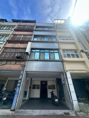 駁二捷運宅✨商業使用分區 正樓大地坪店住✨亞灣區｜高雄市鹽埕區五福四路