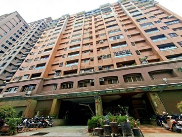 鼎中商圈【緯城貴賓】低公設.採光3房+雙車位｜高雄市三民區鼎力路