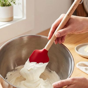《KitchenAid》美國 不沾鍋木柄矽膠刮刀(櫻桃紅31.5cm) | 攪拌刮刀 奶油刮刀 抹刀