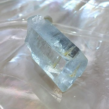 寶石級巴基斯坦海水藍寶原礦晶體230217-20號 ~好人緣、對應喉輪、增加溝通能力、也是旅行及以海維生職業的護身符