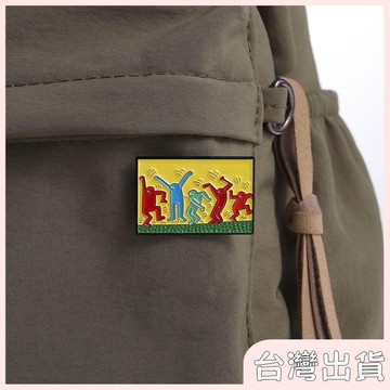 ✨臺灣出貨✨【飾飾如意】蹦迪跳舞的小人胸針藝術家基思.哈林作品金屬徽章創意書包裝飾