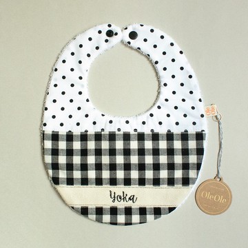 簡約 黑白 繡名 客製名字 圍兜 口水巾 口水肩 彌月禮盒