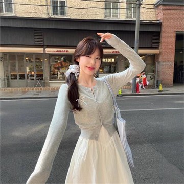 實拍法式溫柔風甜美蝴蝶結針織開衫女刺繡提花吊帶裙小白裙77155