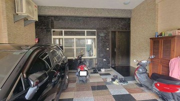 大坪頂特區大面寬電梯雙車墅｜高雄市小港區高坪二十七街