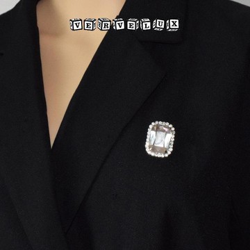 两件9.9折🔥臺灣出貨🔥可開發票✅網紅潮款亮鑽方形大寶石胸針氣質百搭個性簡約別針胸花西裝釦針女