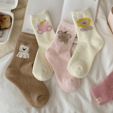 澳絨襪子女卡通可愛動物素色百搭中筒襪秋冬加厚保暖不掉毛睡眠襪
