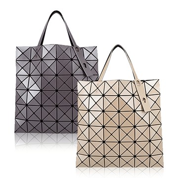ISSEY MIYAKE 三宅一生 BAOBAO LUCENT系列6X6金屬感啞光托特包(多色選)