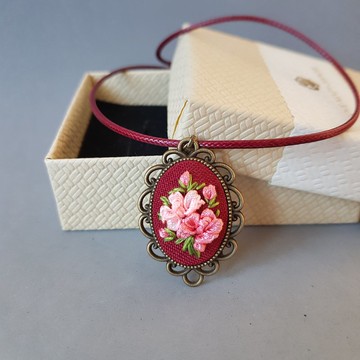 刺繡 珠寶 絲帶刺繡墜飾 獻給她 手工飾品