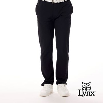 【Lynx Golf】男款防風保暖防潑水內刷毛彈性布料基本款素面後袋山貓繡花平口休閒長褲-黑色