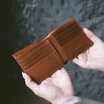 【禮盒】真皮簡約對折短夾 X832 棕