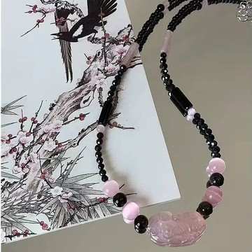 【粉紅菲菲】中式草莓晶貔貅項鍊女 古風招富貴吉祥物吊墜鎖骨鏈送閨蜜禮 M130 38-0535