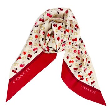 COACH 經典LOGO 100%蠶絲櫻桃圖案三角絲巾領巾(粉/紅)