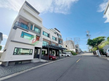 全新臨路雙車間間套房電梯別墅｜台中市沙鹿區南昌路