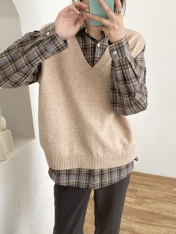 【結帳69折】柔棉系列 ‧ 初春步調V領針織背心-9530