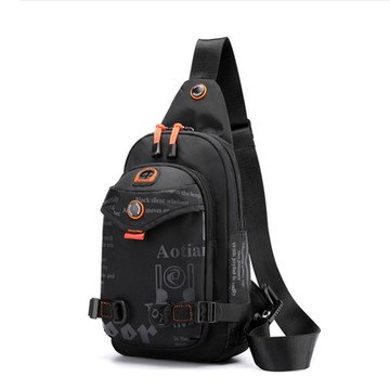 單肩側背包 黑色 AT4075BK