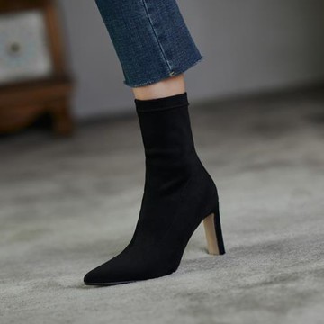 大碼絨面短靴女尖頭粗跟高跟顯瘦瘦瘦靴新款英倫風黑色彈力中筒靴