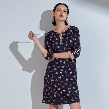 CLL巧玲瓏 愛心圖騰連帽七分袖洋裝 1905317