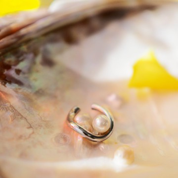 Wave Wave珍珠耳夾（銀色）