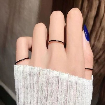 ⭐時尚首選⭐ 冷淡风超细黑白陶瓷戒指女简约情侣对戒日韩钛钢网红指环潮尾戒 戒指 女戒 情侶對戒