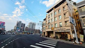 高大商圈邊間超大地坪全棟包租公透店｜高雄市楠梓區德中路