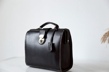 医生包系列 杜勒斯双肩包 黑色