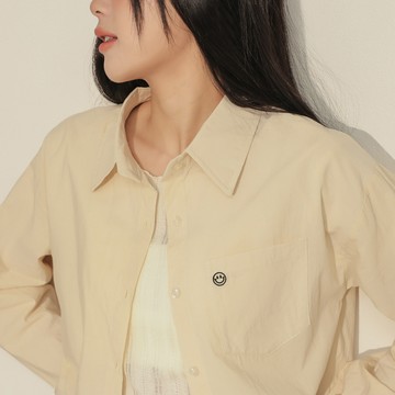 百搭口袋微笑襯衫-杏【KT223571】