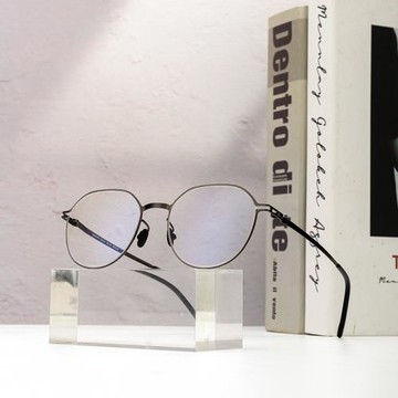 2025新款超輕近視眼鏡框架，男女通用，可定防藍光近視老花鏡片