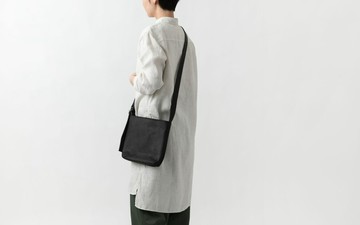 皮革肩背包 black 