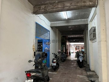 近鳳山熱帶園藝試驗所.鎮北國小旁翻新美公寓二樓	｜高雄市鳳山區民安街