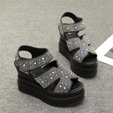 真皮鉆石女涼鞋夏季厚底坡跟高跟時尚魔術貼燙鉆魚嘴鏤空松糕鞋潮