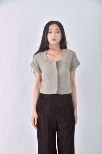 (S) tsesay線條灰色短袖上衣