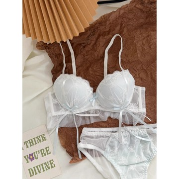 【小藍家】可愛純欲風蕾絲內衣女 蝴蝶結性感內衣套裝 蕾絲邊內衣 小胸聚攏內衣 顯大內衣 收副乳內衣褲套裝 無鋼圈內衣