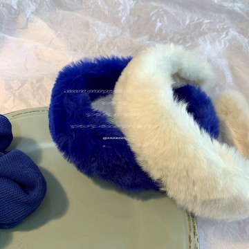 kkkkiwi 丨克萊因藍毛絨顯臉小發箍韓國ins小眾簡約軟糯白藍發飾