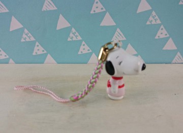 【震撼精品百貨】史奴比Peanuts Snoopy ~手機吊飾_貝兒_粉衣