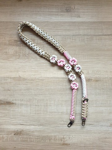 Faith Handmade | 傘繩手機背帶 傘繩背帶 小花 手機背帶 掛繩