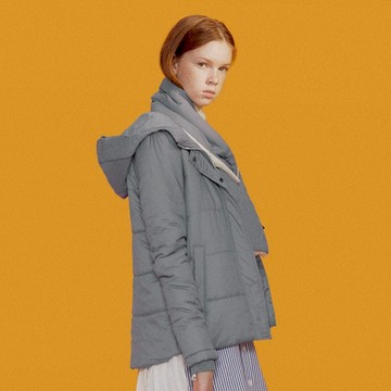 【女款】 【防撥水、輕量】連帽短版鋪棉外套(附圍巾) / 灰藍色