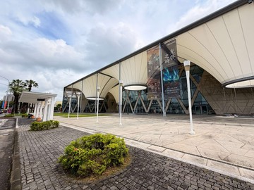 大東藝術中心捷運站大面寬三角窗金店｜高雄市鳳山區大東一路