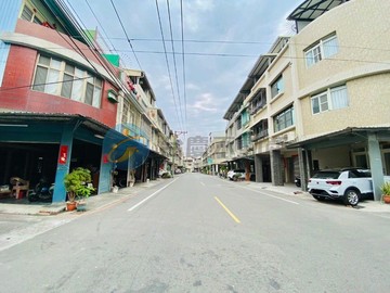 仁武正街上三角窗店住美透天｜高雄市仁武區安樂一街