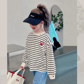 🍭臺灣出貨🍭KS8秋季新款兒童衛衣中大童條紋愛心上衣 女童長袖上衣 兒童長袖上衣 女童上衣 兒童上衣\t