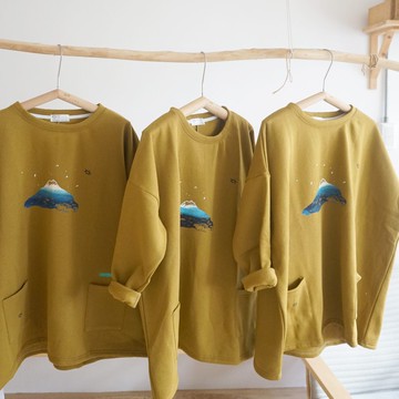 暖暖冬天最後數量 芥茉黃手工純棉刷毛印花寬寬口袋上衣