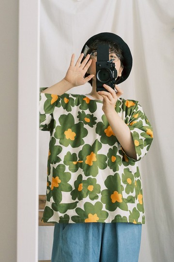 綠茶花有袖四方衣