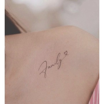 「Family」 愛心 微刺青 輕紋身  IG 打卡 超美 性感 抖音同款 網紅 小紅書同款 可愛 紋身貼 文字 草寫