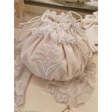 現貨GirlsDaily｜鈴蘭刺繡  圓形袋狀化妝裝扮美麗的小南瓜收納包