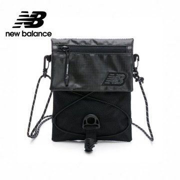 【New Balance】斜背帶隨身包_中性_灰黑色_LAB51534BK