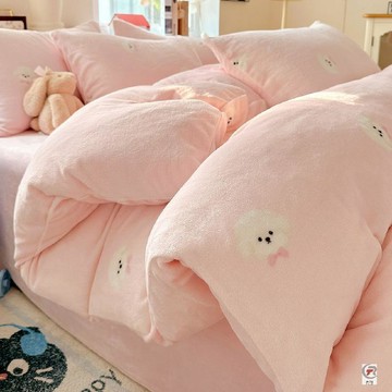 冬季 熱銷🌙 粉色美樂蒂加厚牛奶絨四件套 冬季珊瑚絨加絨被套 牀單宿舍牀三件套被套 冬季被套 四件套 枕套 加絨被套