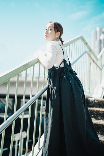 Gina one piece 黑色暗花吊帶連身裙