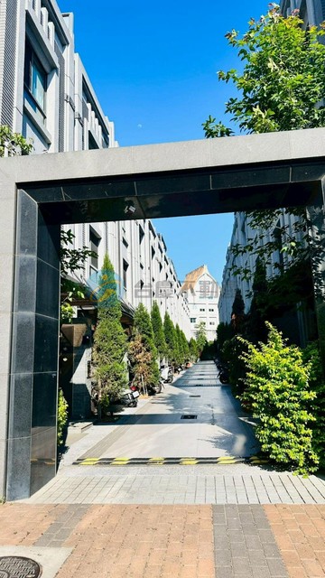 沙鹿綠光計劃｜雙車前院有後門｜走路到新光田全聯 ｜台中市沙鹿區保成五街