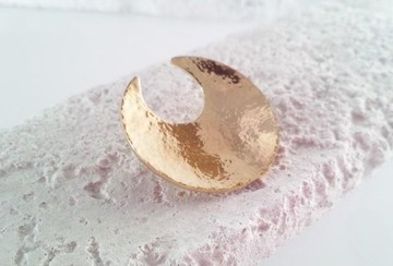 Chakram 黃銅鍛造胸針 [M]