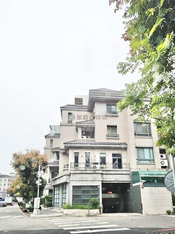 百坪豪宅｜八期角間臨路雙車別墅｜地坪45坪｜台中市南屯區文心南五路一段
