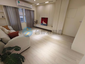 新堀江商圈-美3房｜高雄市新興區文化路